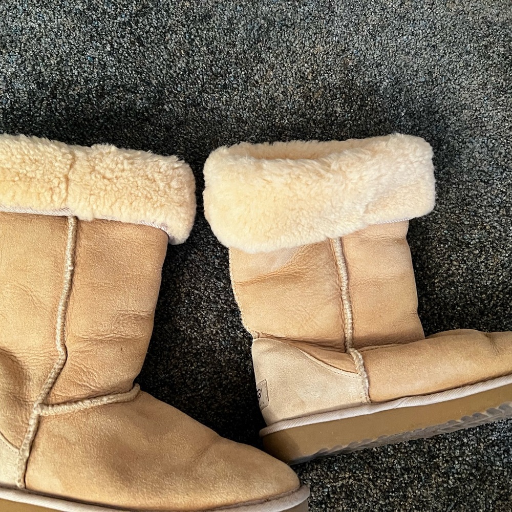Tan Shearling Lined Boots Women’s size 7 ugh boots